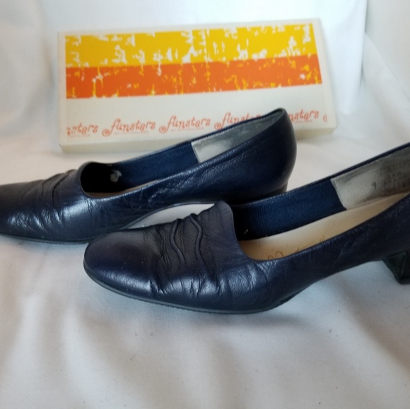 naturalizer shoe company